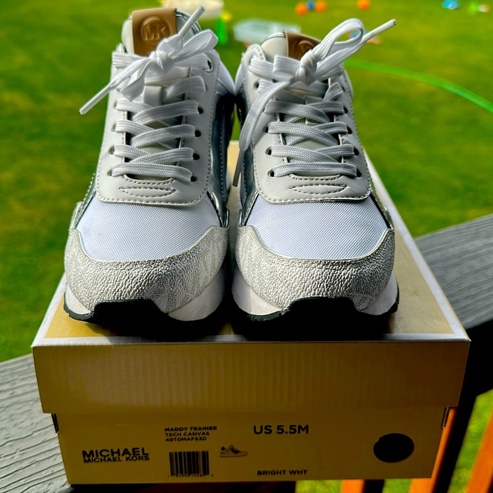 MK WOMEN'S TRAINER MICHAEL KORS SNEAKERS Black White Silver Signature Logo
